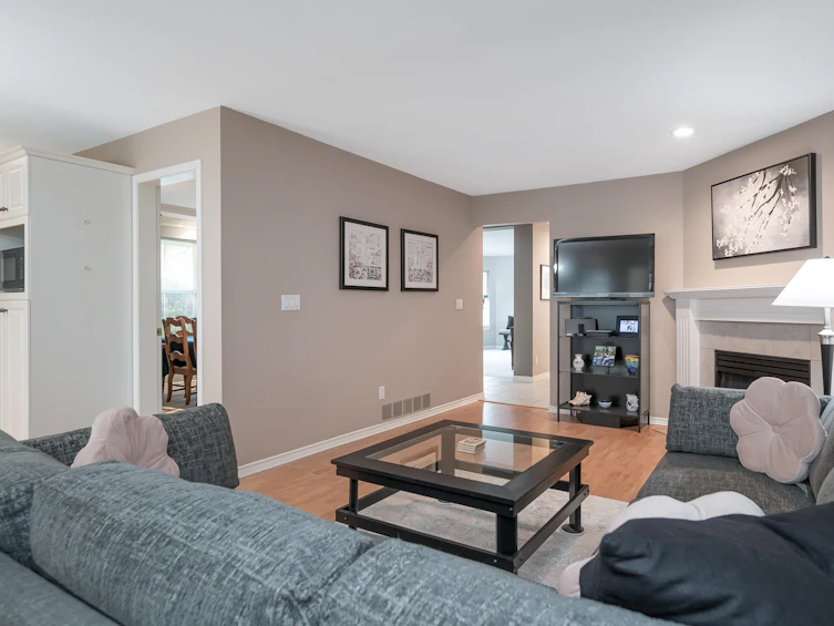 12-15860 82, Surrey, BC, V3A 8M4 - 12