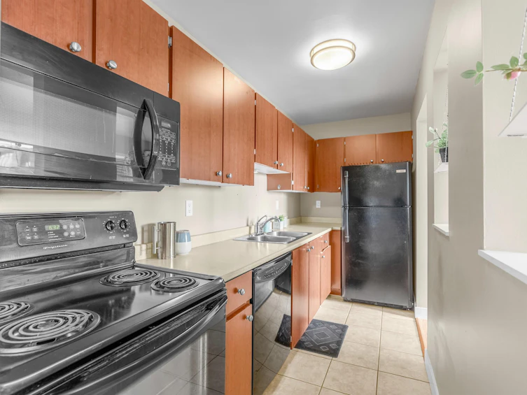 308-5664 200 Street, Langley, BC, V3A 1M8 - 7