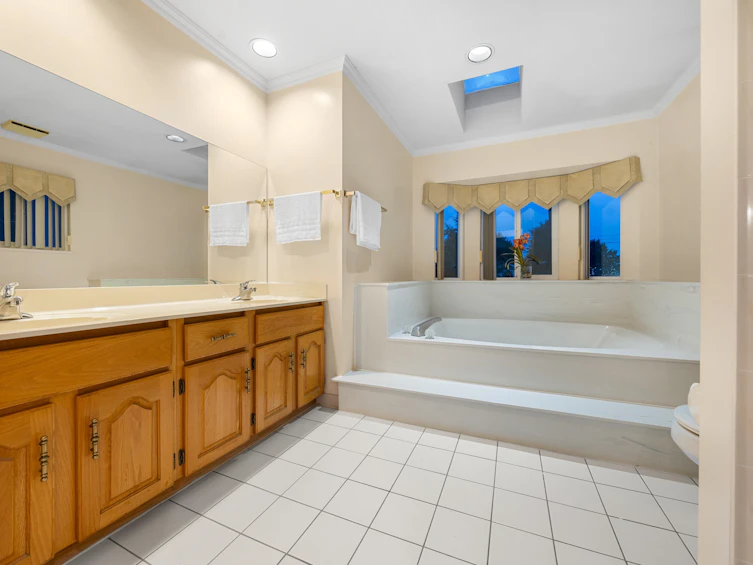 2068 E 49th Avenue, Vancouver, BC, V5P 1T7 - 21