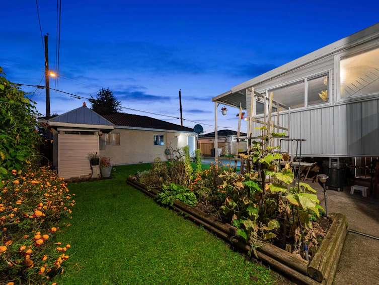 2068 E 49th Avenue, Vancouver, BC, V5P 1T7 - 33