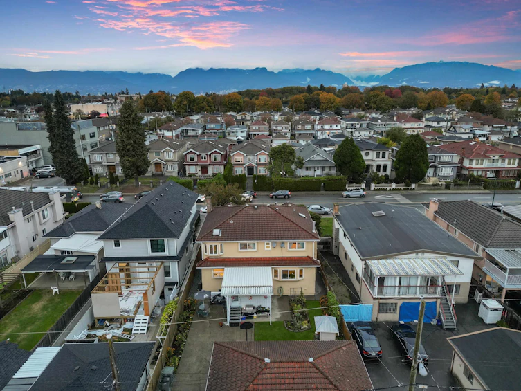 2068 E 49th Avenue, Vancouver, BC, V5P 1T7 - 37