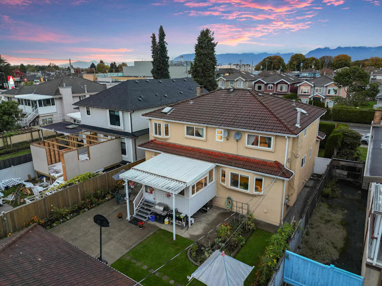 2068 E 49th Avenue, Vancouver, BC, V5P 1T7 - 39