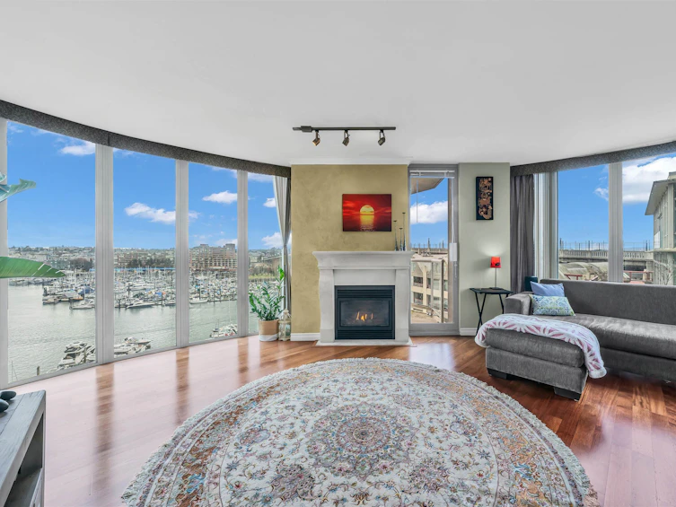 704-1000 Beach Avenue, Vancouver, BC, V6E 4M2