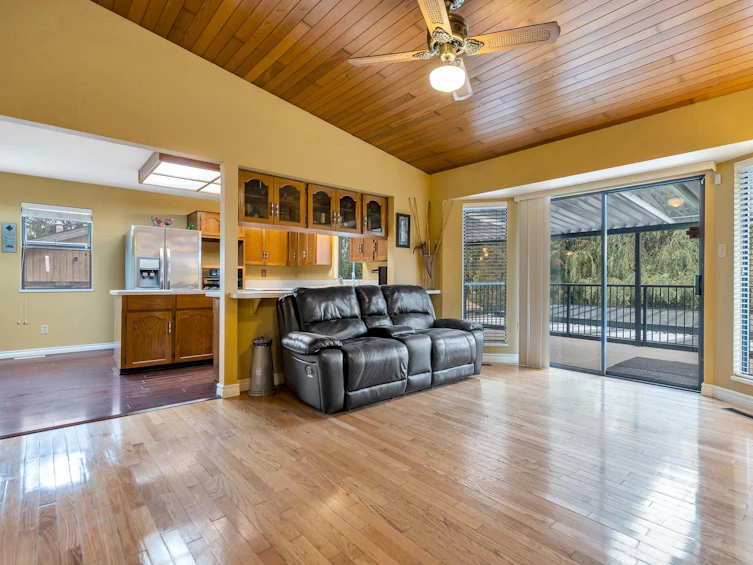 5964 191a, Surrey, BC, V3S 7N1 - 9