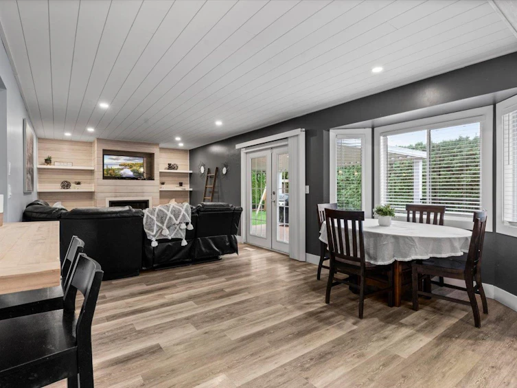 6977 Coach Lamp Drive, Chilliwack, BC, V2R 2Y7 - 7