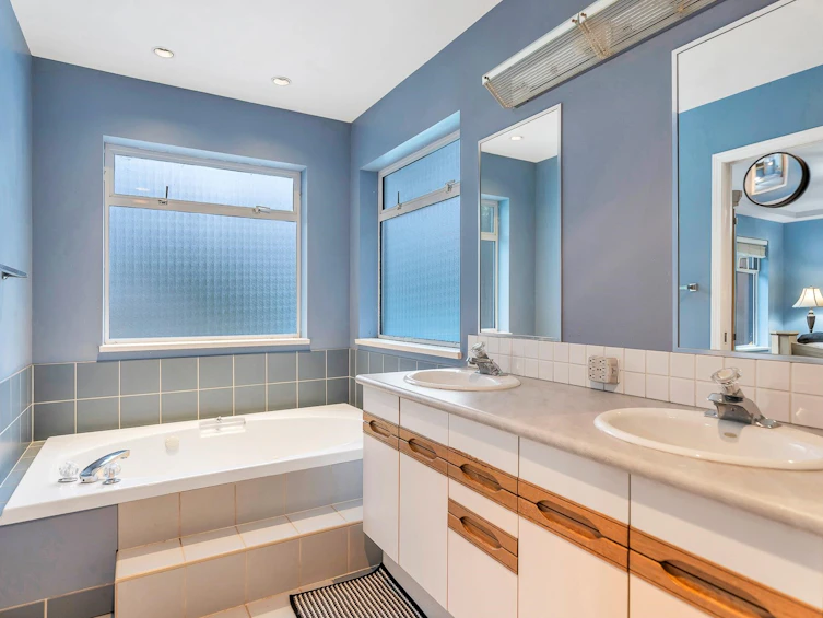 100 Lanson Crescent, Port Moody, BC, V3H 4X6 - 18