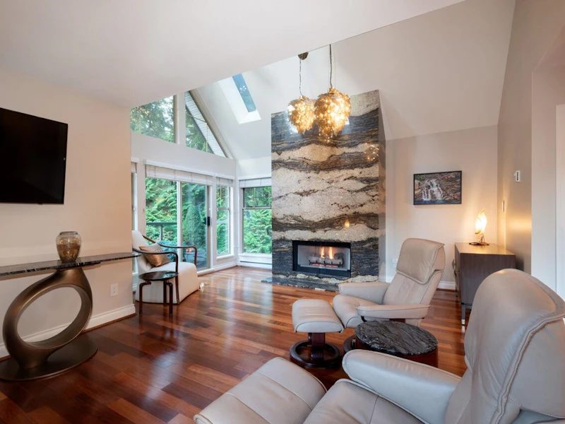 401 - 180 Ravine Drive, Port Moody BC V3H 4Z3