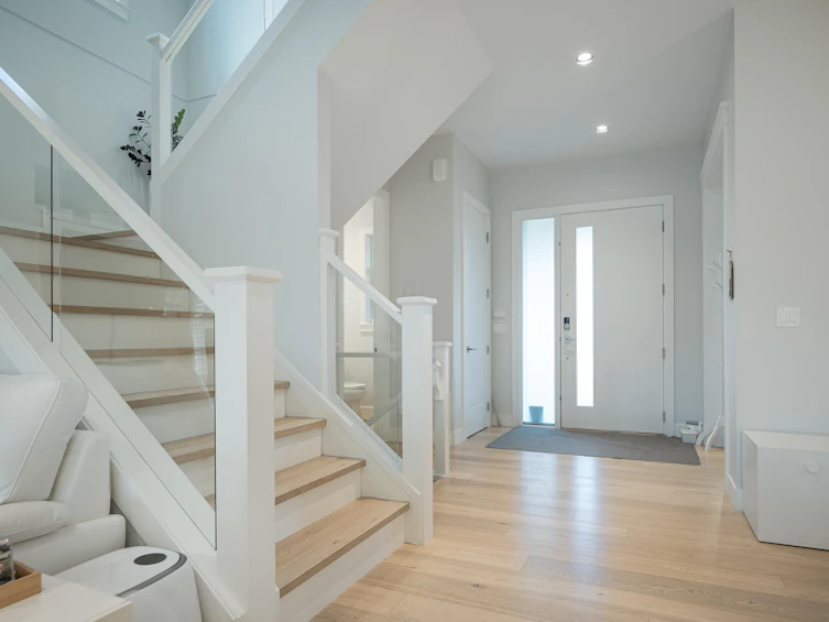 2572 164 Street, Surrey, BC, V3Z 0S2 - 2