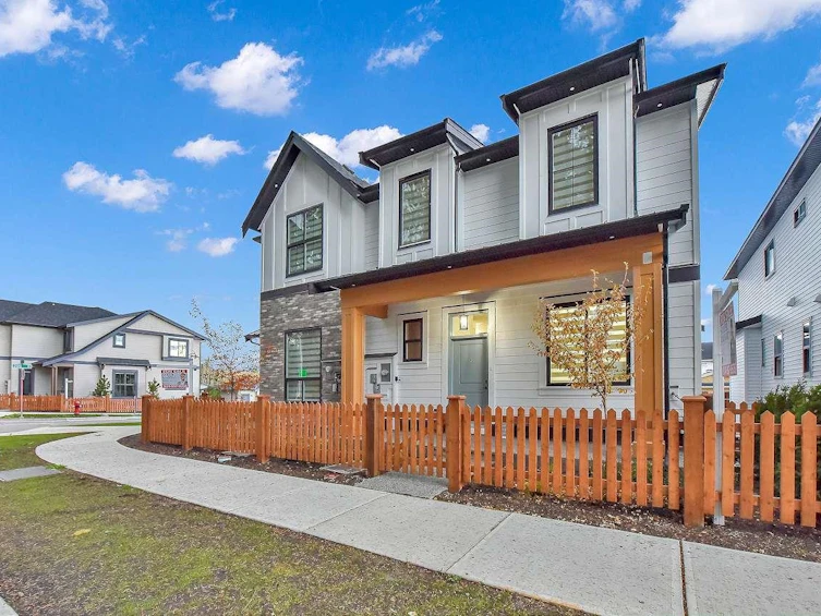 20517 74b Avenue, Langley, BC, V2Y 1V5