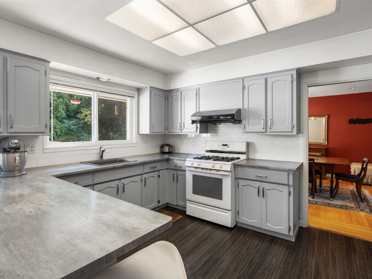2 Tamath Crescent, Vancouver, BC, V6N 2C9 - 4
