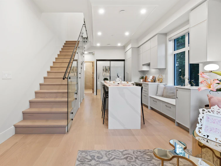 1516 W 61st Avenue, Vancouver, BC, V6P 4Y9 - 3
