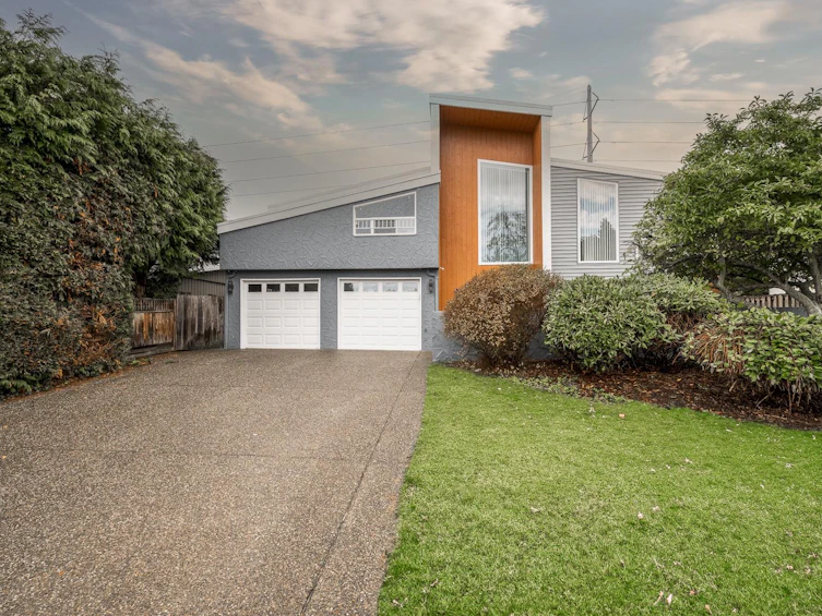 482 Shannon Way, Delta, BC, V4M 2W5