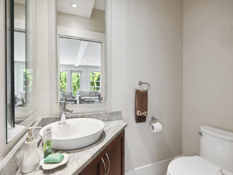 1612 St. Andrews Avenue, North Vancouver, BC, V7L 3L6 - 14