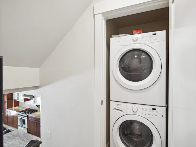 1612 St. Andrews Avenue, North Vancouver, BC, V7L 3L6 - 15