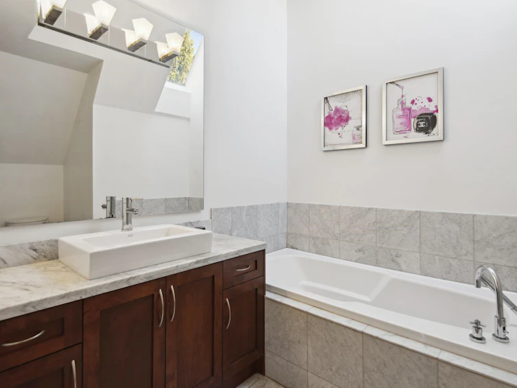 1612 St. Andrews Avenue, North Vancouver, BC, V7L 3L6 - 18