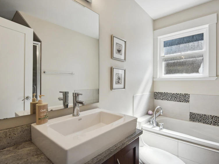 1612 St. Andrews Avenue, North Vancouver, BC, V7L 3L6 - 20