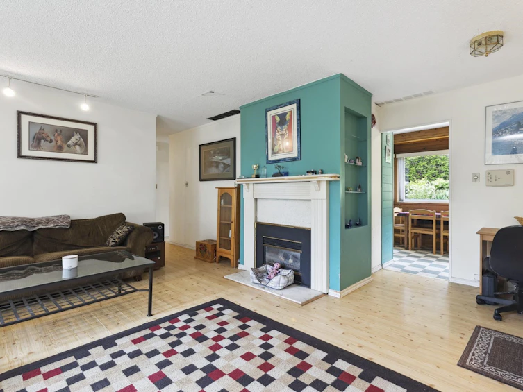 1450 Briarlynn Crescent, North Vancouver, BC, V7J 3G5 - 4