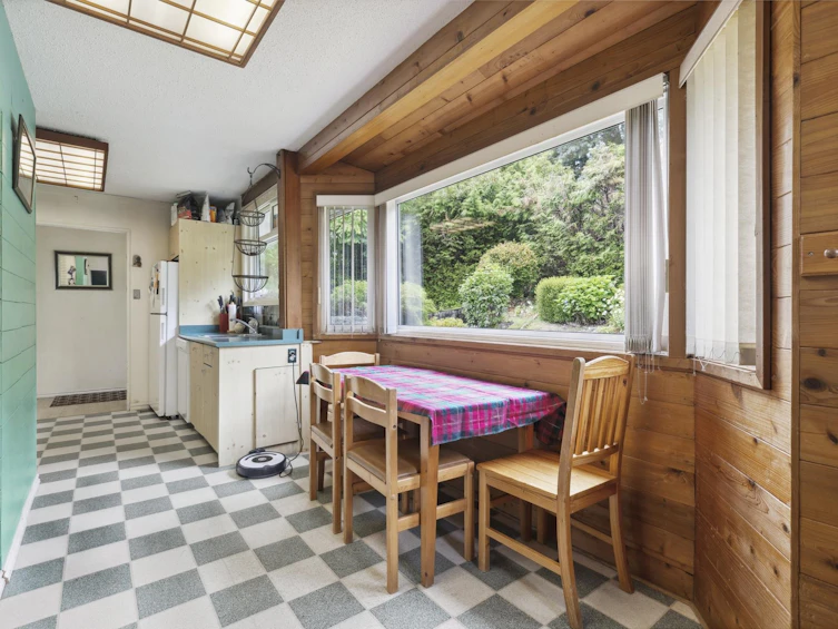 1450 Briarlynn Crescent, North Vancouver, BC, V7J 3G5 - 5