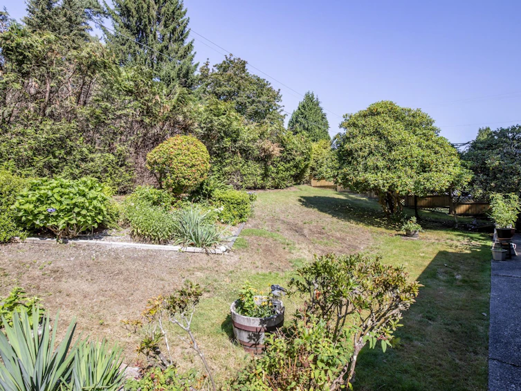 1450 Briarlynn Crescent, North Vancouver, BC, V7J 3G5 - 20