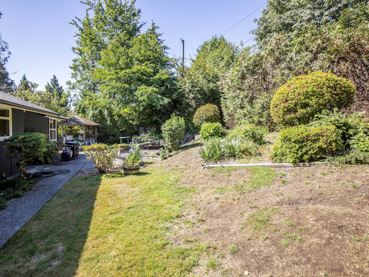 1450 Briarlynn Crescent, North Vancouver, BC, V7J 3G5 - 21