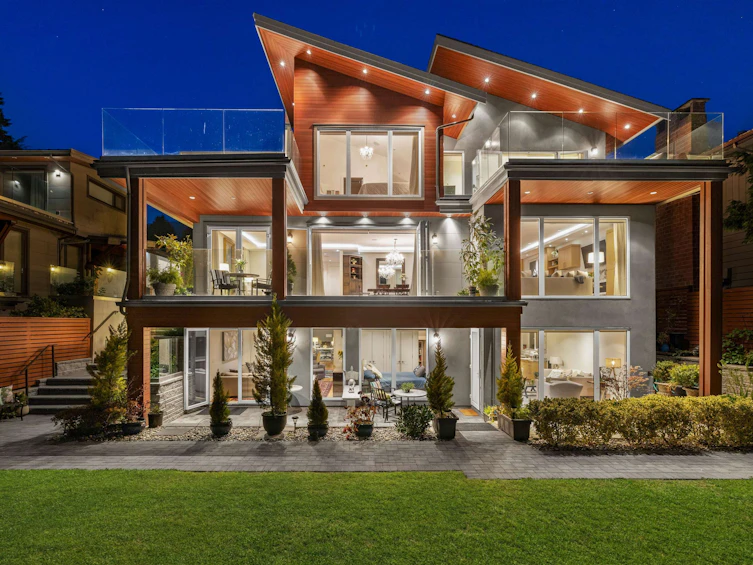 2449 Kings Avenue, West Vancouver, BC, V7V 2C5