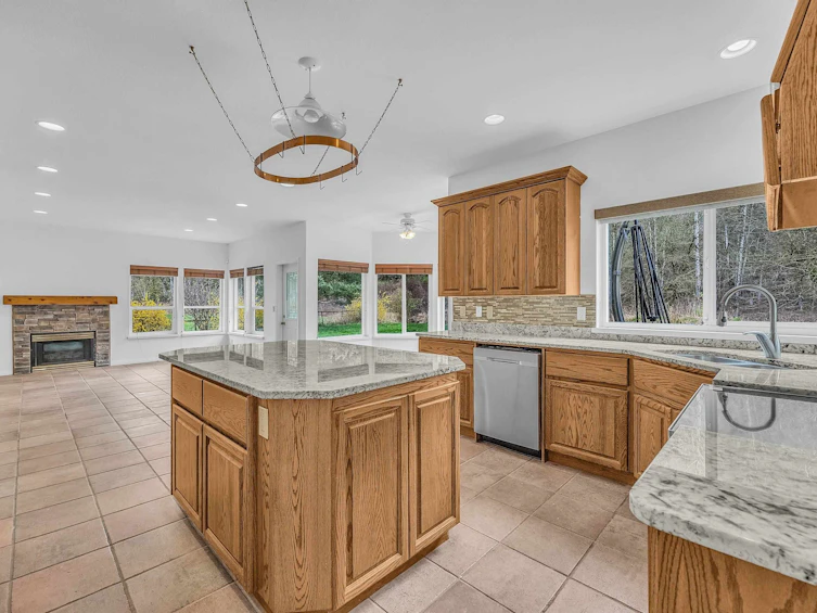 40218 Wells Line Road, Abbotsford, BC, V3G 2K7 - 31