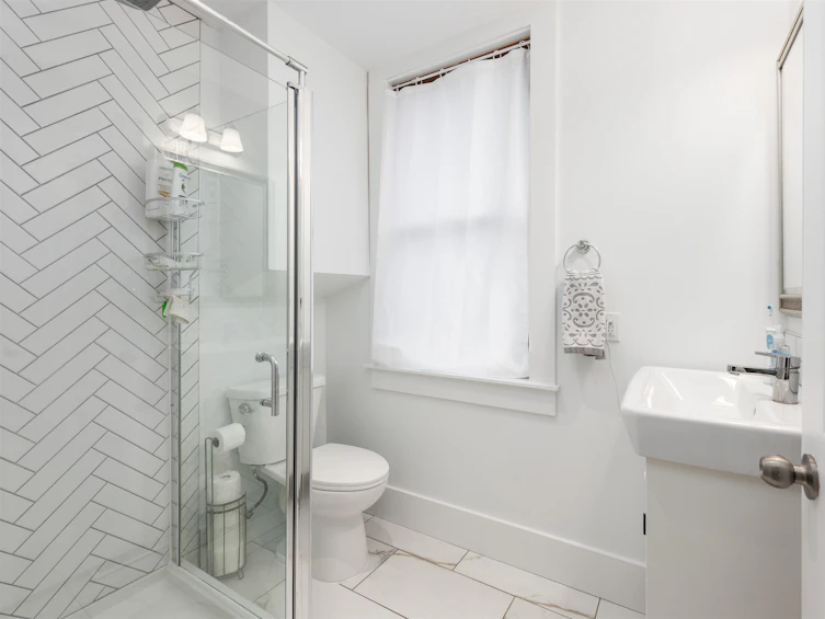 277 East 22nd Avenue, Vancouver, BC, V5V 1T8 - 8