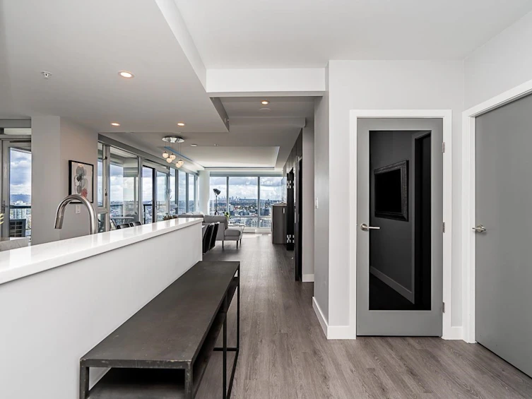 3902-1033 Marinaside Crescent, Vancouver, BC, V6Z 3A3 - 3