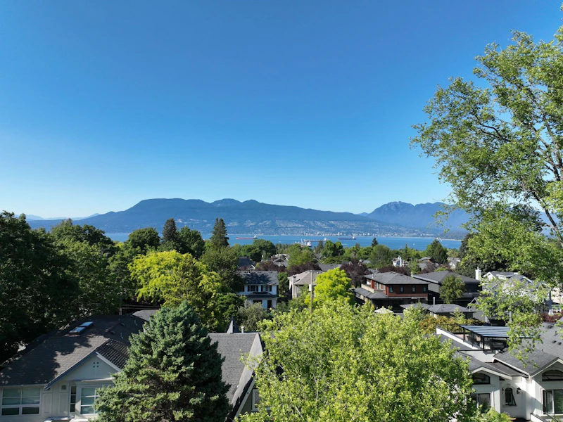 4086 W 13th Avenue, Vancouver BC V6R 2T4