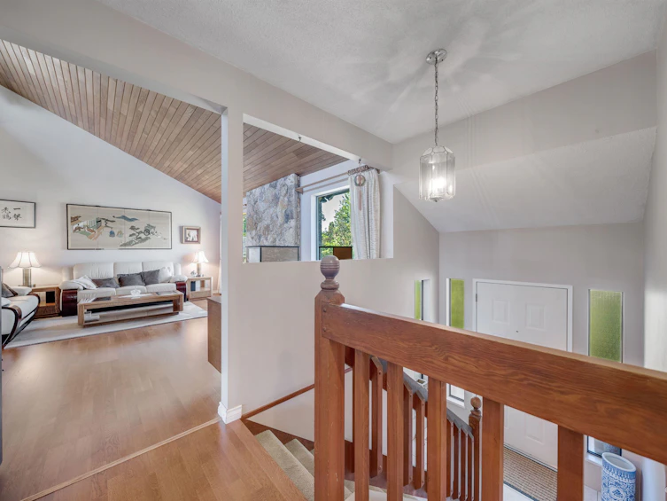 6950 Mario Court, Burnaby, BC, V5B 4S2 - 7