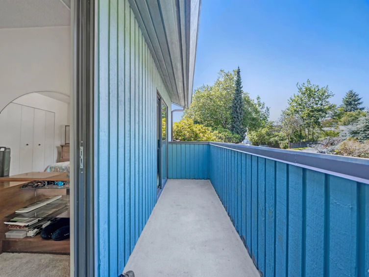 6950 Mario Court, Burnaby, BC, V5B 4S2 - 29