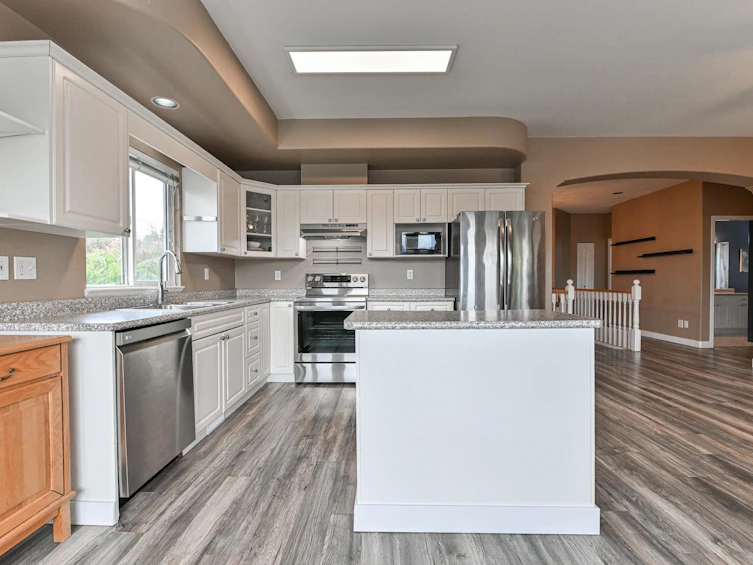 33638 12th Avenue, Mission, BC, V2V 7B4 - 4