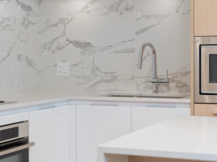1904-1500 Fern Street, North Vancouver, BC, V7J 0E6 - 6