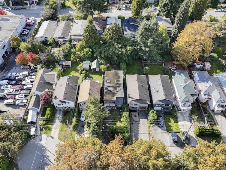 1685 Bowser Avenue, North Vancouver, BC, V7P 2Y6 - 2