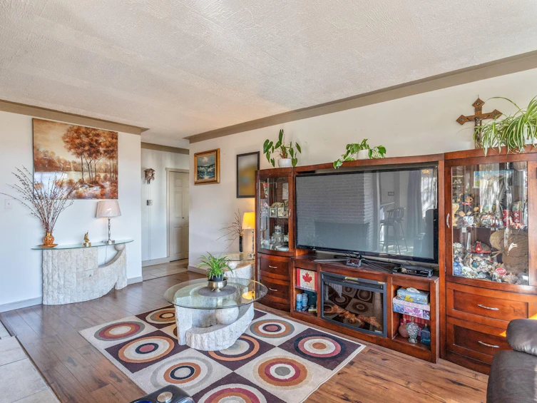 1080 Cloverley Street, North Vancouver, BC, V7L 1N5 - 5