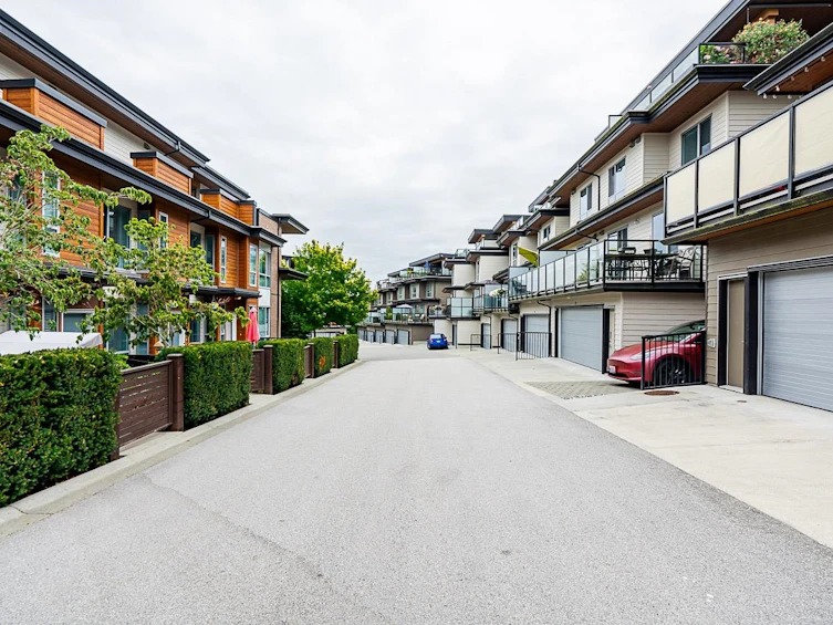 71-15775 Mountain View Drive, Surrey, BC, V3Z 0W7 - 2