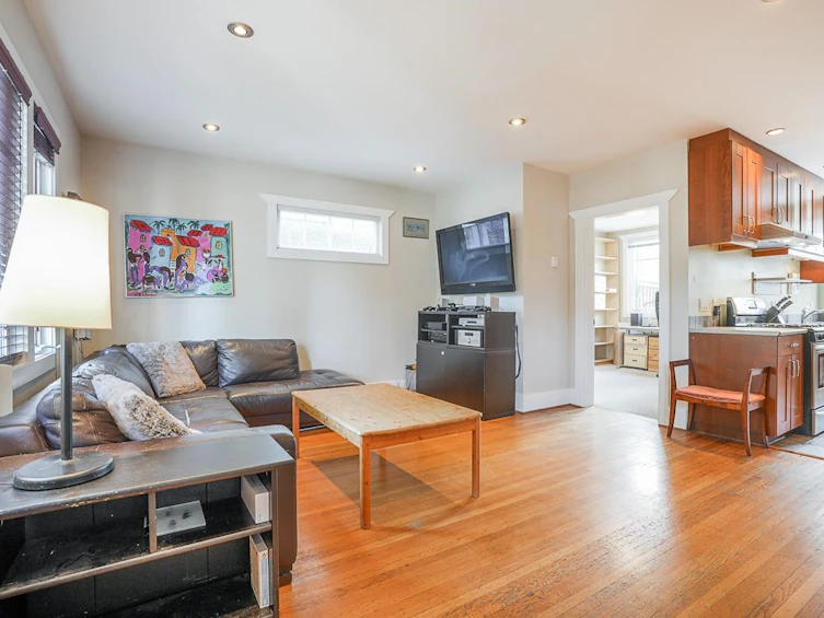 2770 W 5th Avenue, Vancouver, BC, V6K 1T4 - 2
