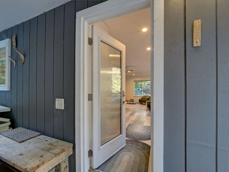 5671 Upland Road, Sechelt, BC, V7Z 0C6 - 5