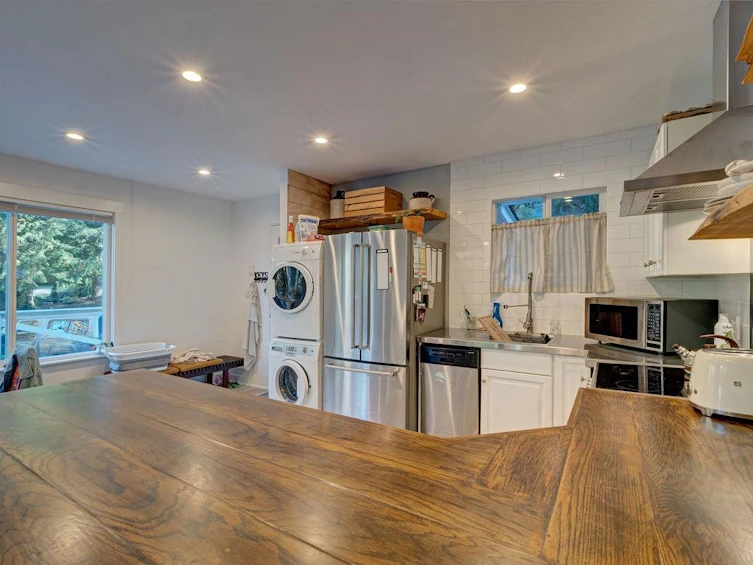 5671 Upland Road, Sechelt, BC, V7Z 0C6 - 9