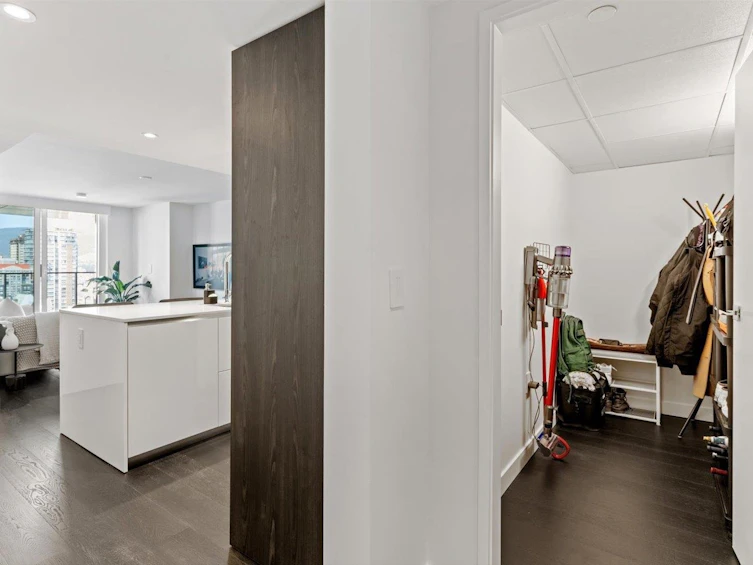 2510-1111 Richards Street, Vancouver, BC, V6B 0S3 - 4