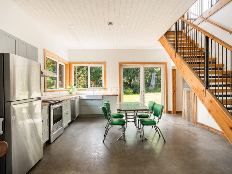1324 Oceanview Road, Bowen Island, BC, V0N 1G1 - 4