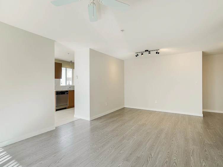 321-9399 Tomicki Avenue, Richmond, BC, V6X 0H6 - 6