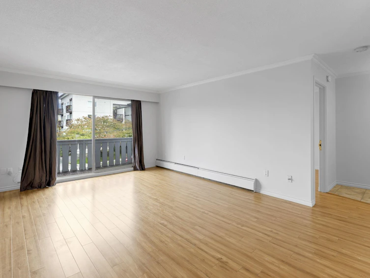 209-1345 Chesterfield Avenue, North Vancouver, BC, V7M 2N1 - 5