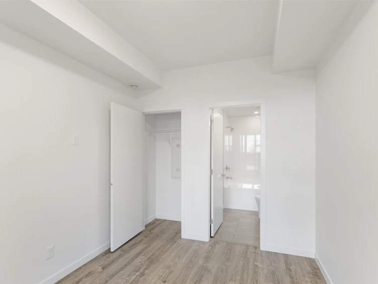 W605-10828 139a Street, Surrey, BC, V3R 3E5 - 9