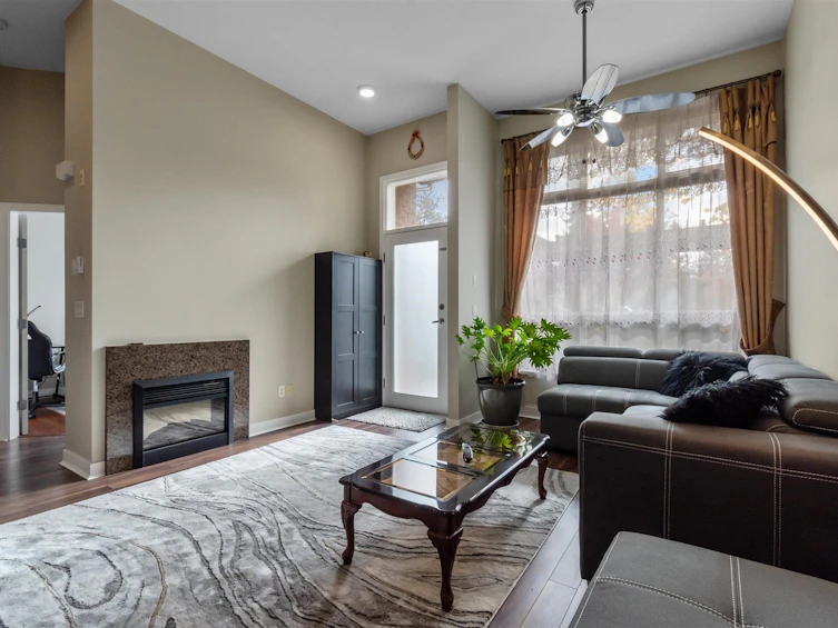 5-15353 100 Avenue, Surrey, BC, V3R 3S6 - 3