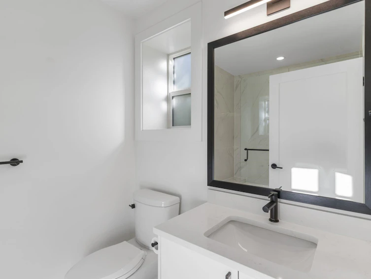1824 W 12th Avenue, Vancouver, BC, V6J 2E8 - 18