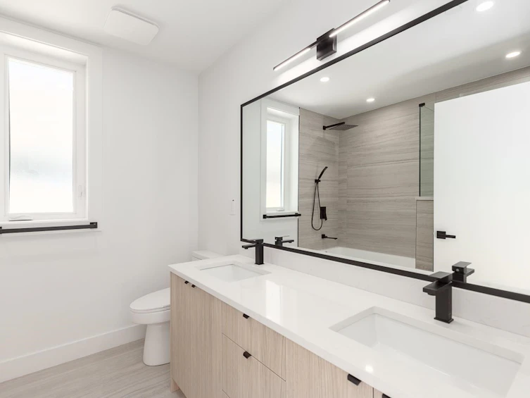 1362 E 17th Avenue, Vancouver, BC, V5V 1C8 - 10