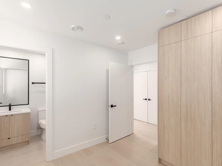 1362 E 17th Avenue, Vancouver, BC, V5V 1C8 - 11