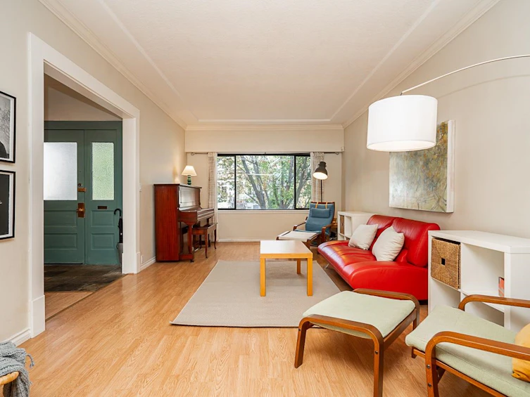 142 E 27th Avenue, Vancouver, BC, V5V 2K4 - 4