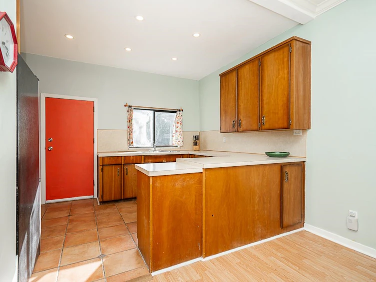142 E 27th Avenue, Vancouver, BC, V5V 2K4 - 8